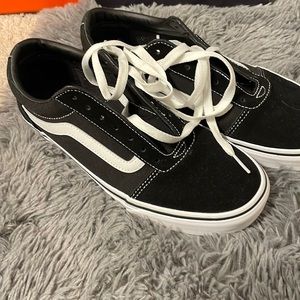 Vans Ward (Size 8.5)